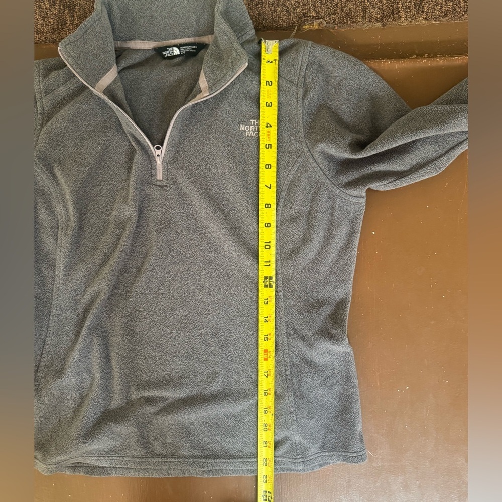 The North Face Heathered Gray 1/4 Zip Fleece Pullover - Women’s Large - Picture 6 of 6